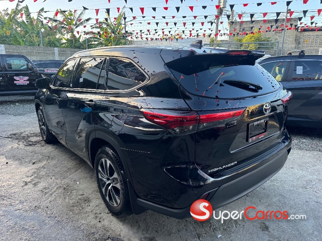 2022 Toyota Highlander XLE — foto 7 / 12