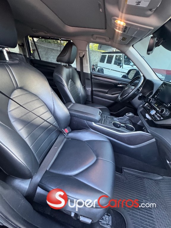 2022 Toyota Highlander XLE — foto 10 / 12