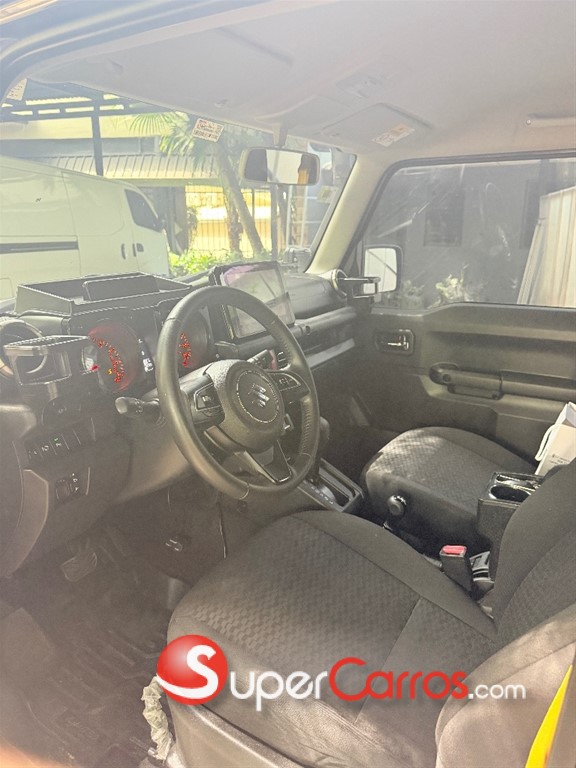 2025 Suzuki Jimny GLX — foto 8 / 10