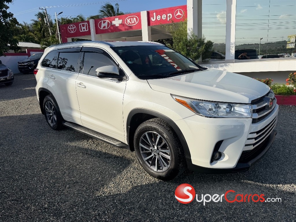 2018 Toyota Highlander XLE — foto 2 / 10