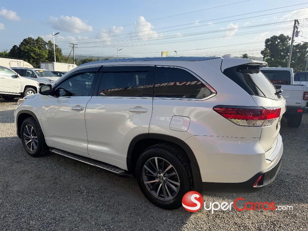 2018 Toyota Highlander XLE — foto 4 / 10
