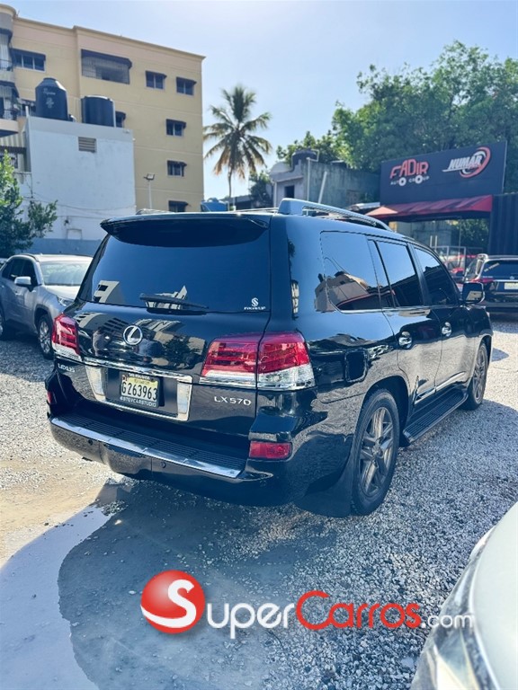 2010 Lexus LX 570 — foto 5 / 12