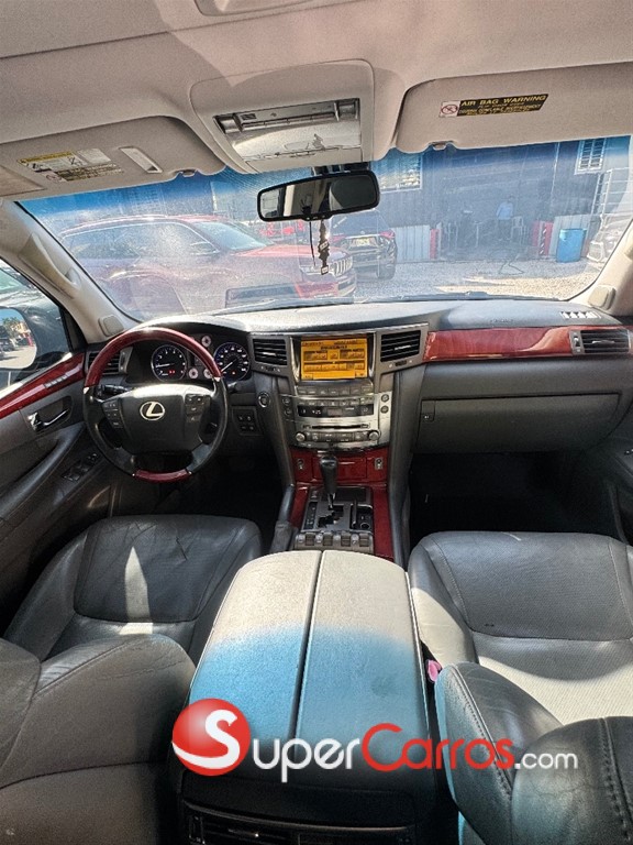 2010 Lexus LX 570 — foto 8 / 12