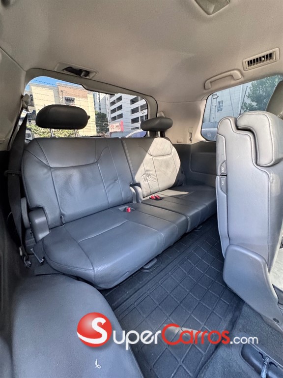 2010 Lexus LX 570 — foto 9 / 12