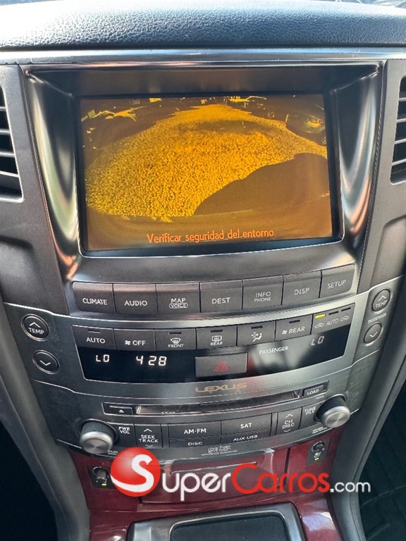 2010 Lexus LX 570 — foto 11 / 12