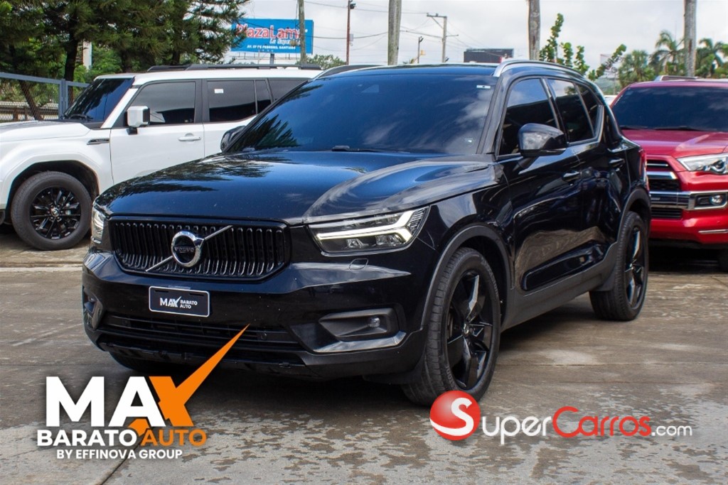 2020 Volvo XC40 B5