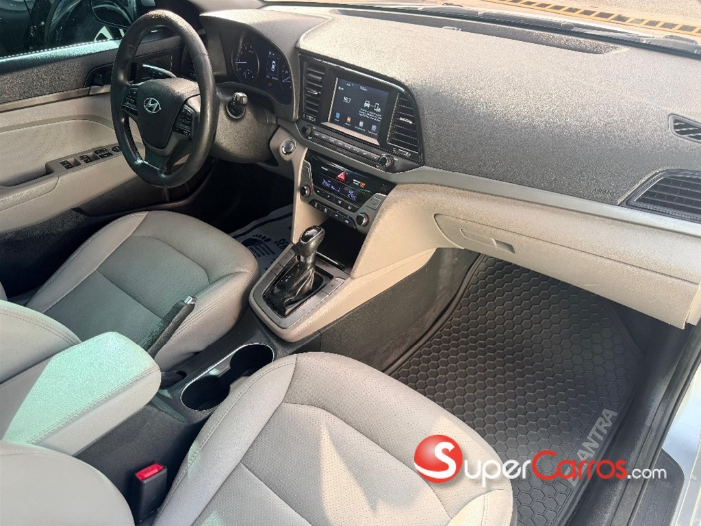 2017 Hyundai Elantra SEL — foto 8 / 10