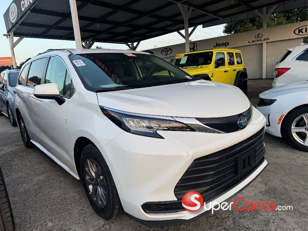 2022 Toyota Sienna LE — foto 6 / 11