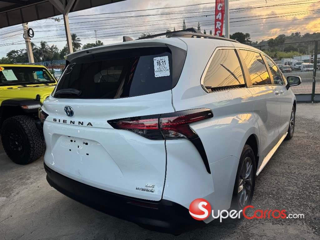 2022 Toyota Sienna LE — foto 8 / 11