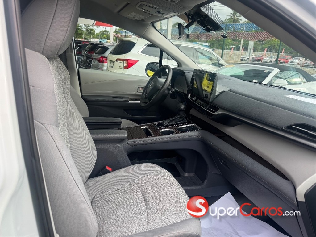 2022 Toyota Sienna LE — foto 11 / 11
