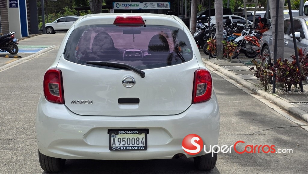 2016 Nissan March — foto 7 / 11