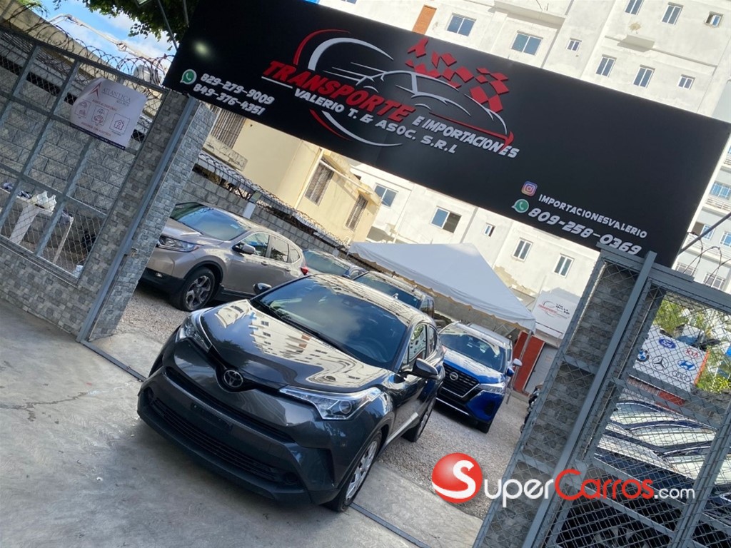 2019 Toyota C-HR LE — foto 2 / 11