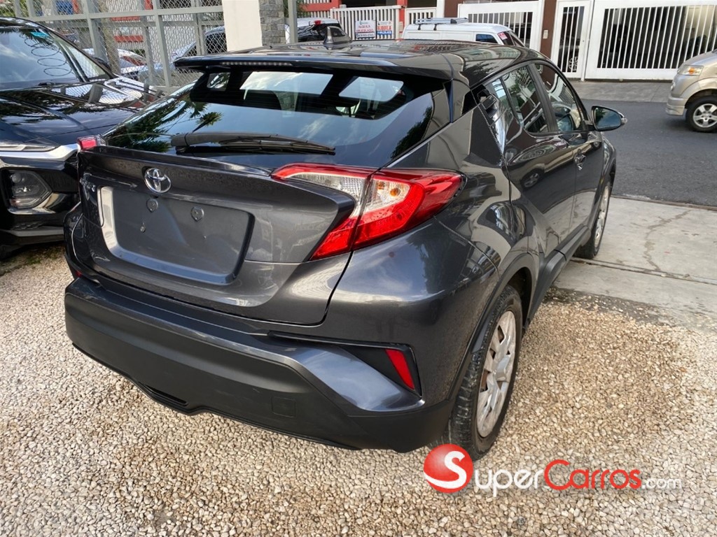 2019 Toyota C-HR LE — foto 6 / 11
