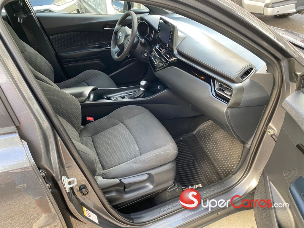 2019 Toyota C-HR LE — foto 8 / 11