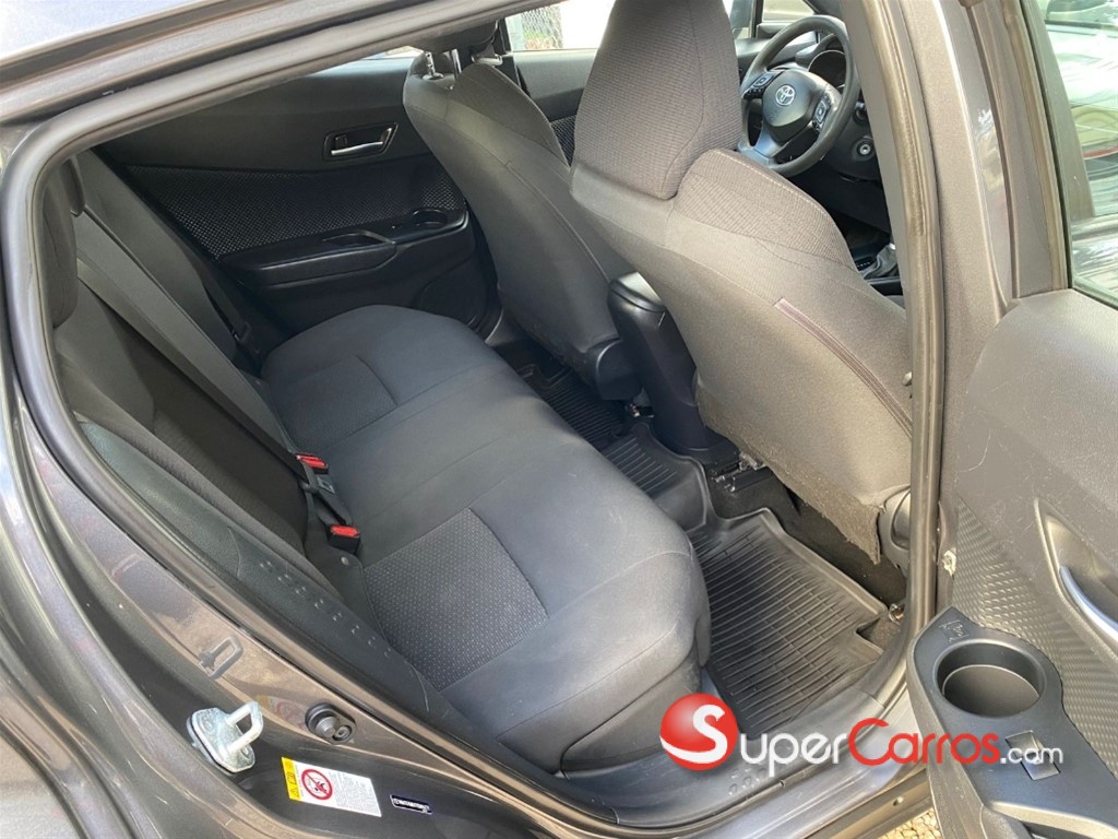 2019 Toyota C-HR LE — foto 9 / 11