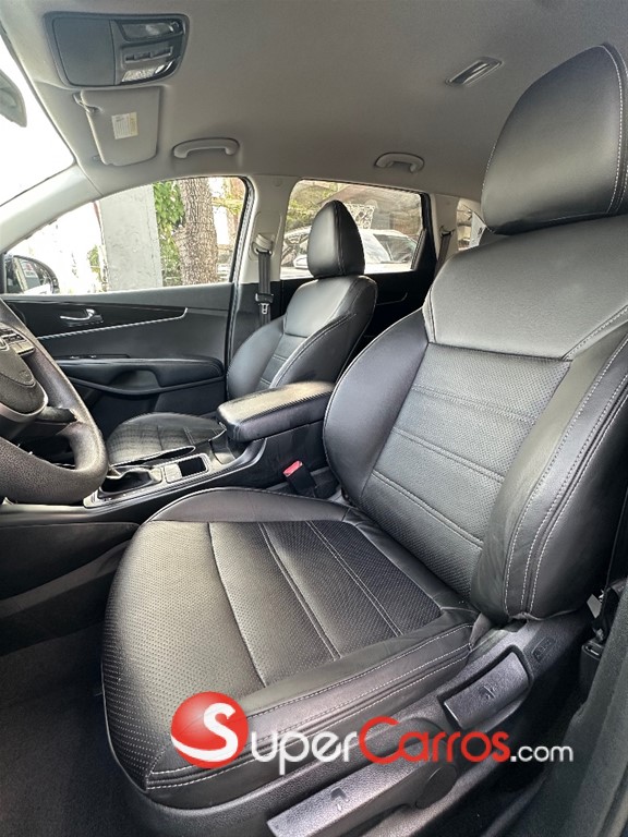 2020 Kia Sorento LX — foto 10 / 10