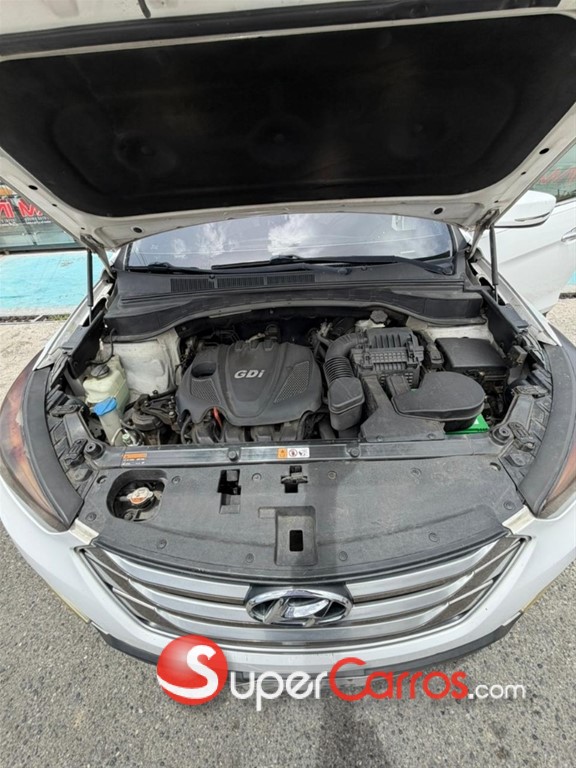 2016 Hyundai Santa Fe — foto 2 / 12