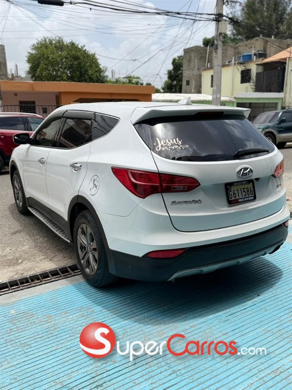 2016 Hyundai Santa Fe — foto 9 / 12