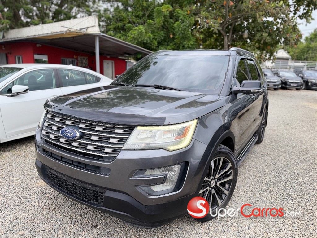 2017 Ford Explorer XLT 4WD — foto 2 / 10
