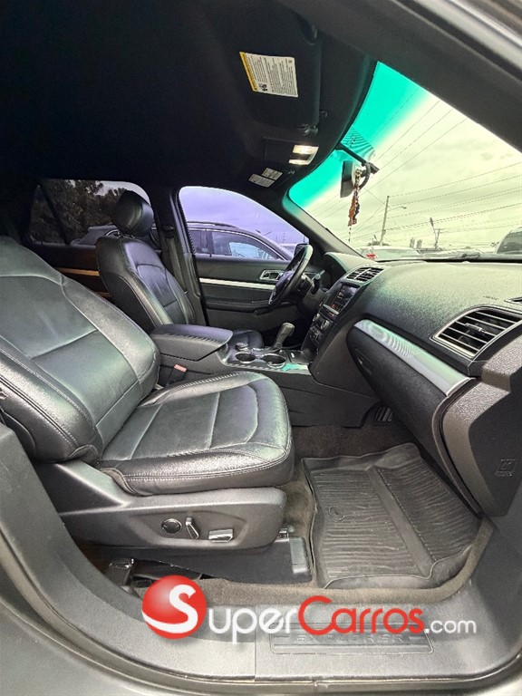 2017 Ford Explorer XLT 4WD — foto 7 / 10