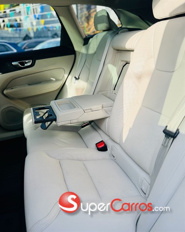 2021 Volvo XC60 T5 INSCRIPTION — foto 7 / 11