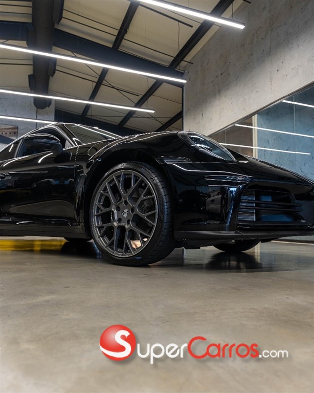 2025 Porsche 911 Carrera — foto 2 / 12