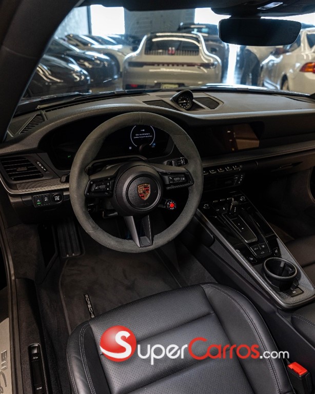 2025 Porsche 911 Carrera — foto 8 / 12