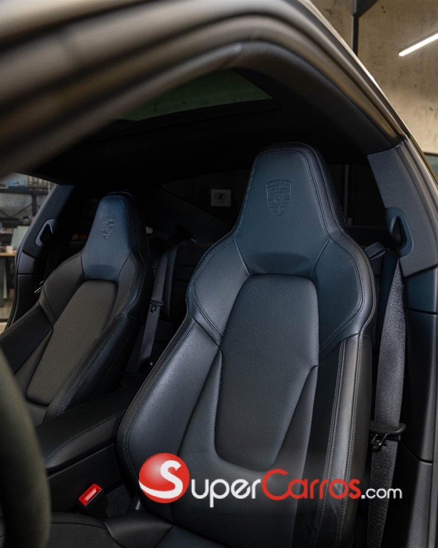 2025 Porsche 911 Carrera — foto 10 / 12