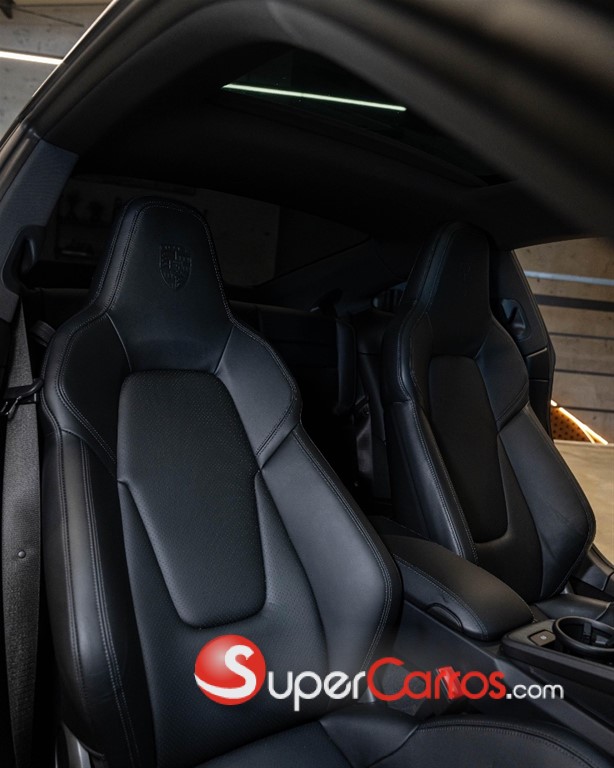 2025 Porsche 911 Carrera — foto 12 / 12