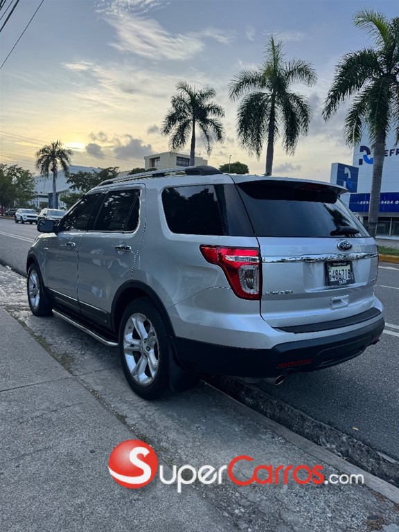 2014 Ford Explorer Limited — foto 4 / 8