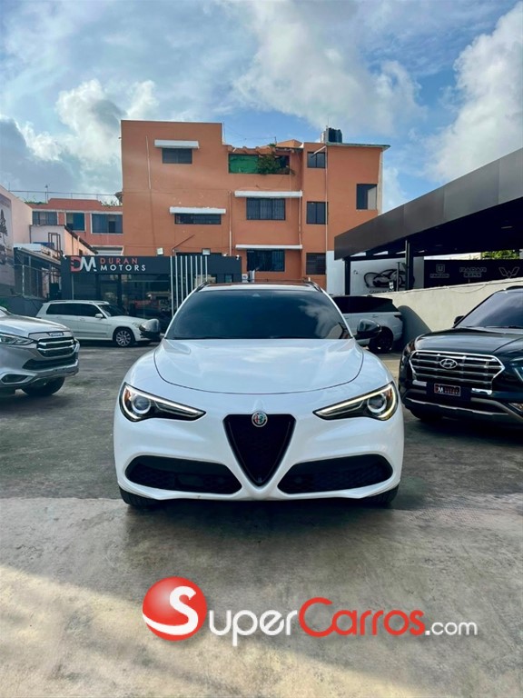 2020 Alfa Romeo Stelvio — foto 2 / 11