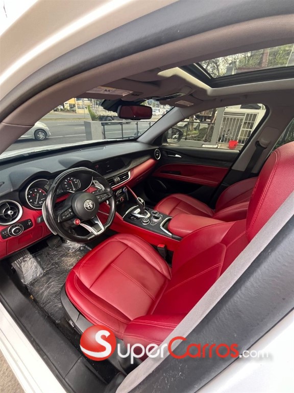 2020 Alfa Romeo Stelvio — foto 4 / 11