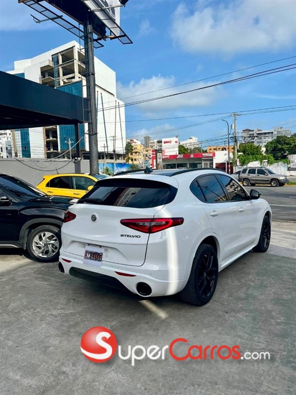2020 Alfa Romeo Stelvio — foto 11 / 11