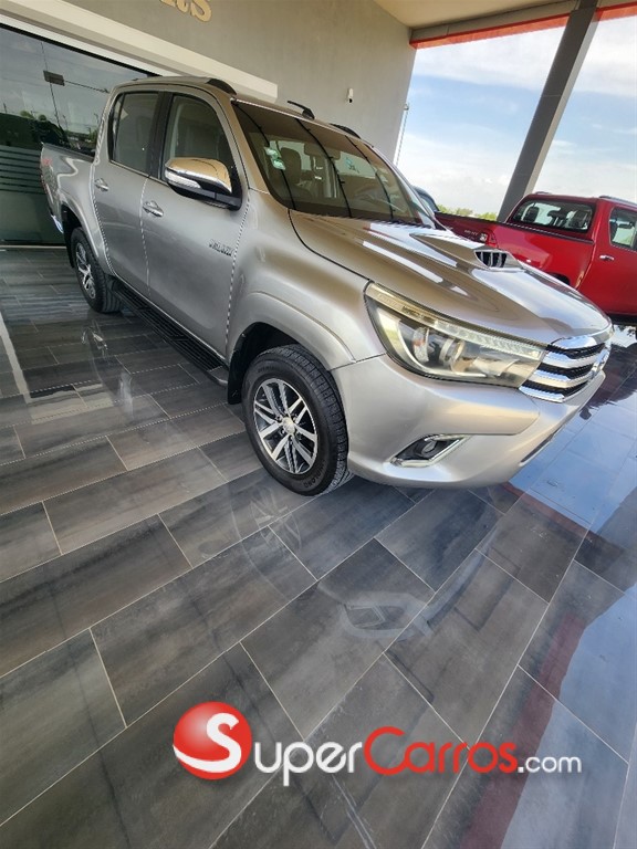 2017 Toyota Hilux Revo — foto 3 / 12