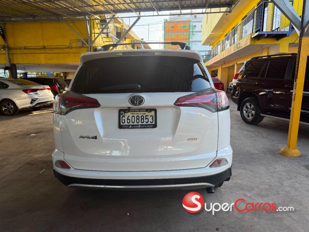 2017 Toyota RAV4 Limited — foto 7 / 12