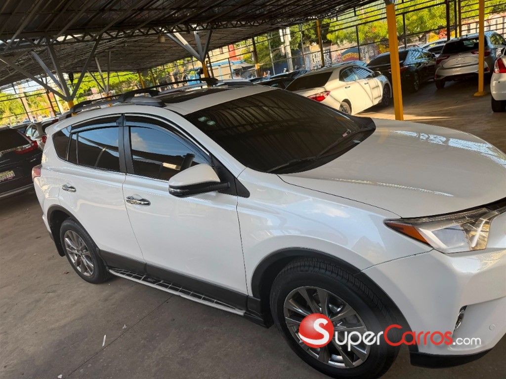 2017 Toyota RAV4 Limited — foto 8 / 12