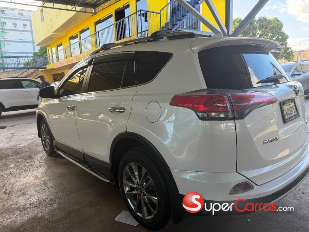 2017 Toyota RAV4 Limited — foto 9 / 12