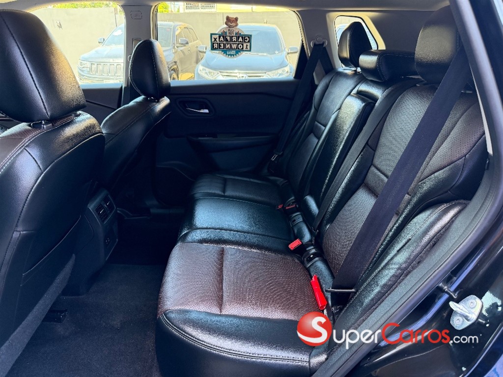 2021 Nissan Rogue SV — foto 7 / 11