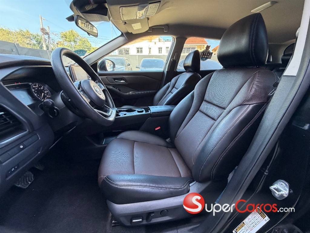 2021 Nissan Rogue SV — foto 9 / 11