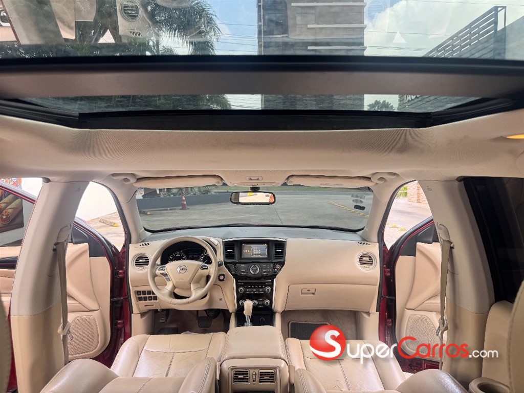 2015 Nissan Pathfinder — foto 8 / 12