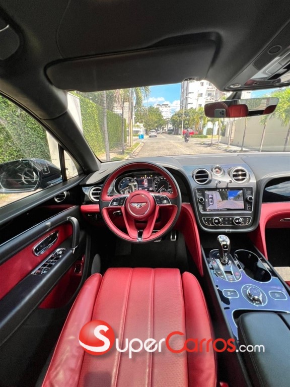 2020 Bentley Bentayga — foto 8 / 12