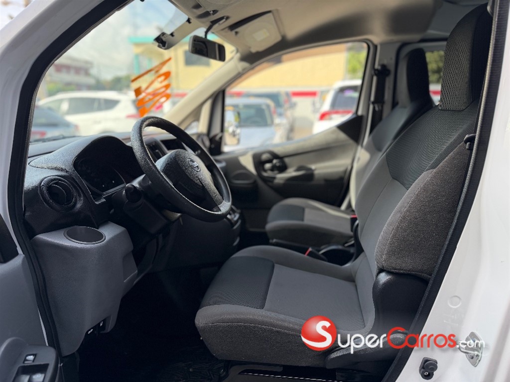 2021 Nissan NV 200 — foto 8 / 10