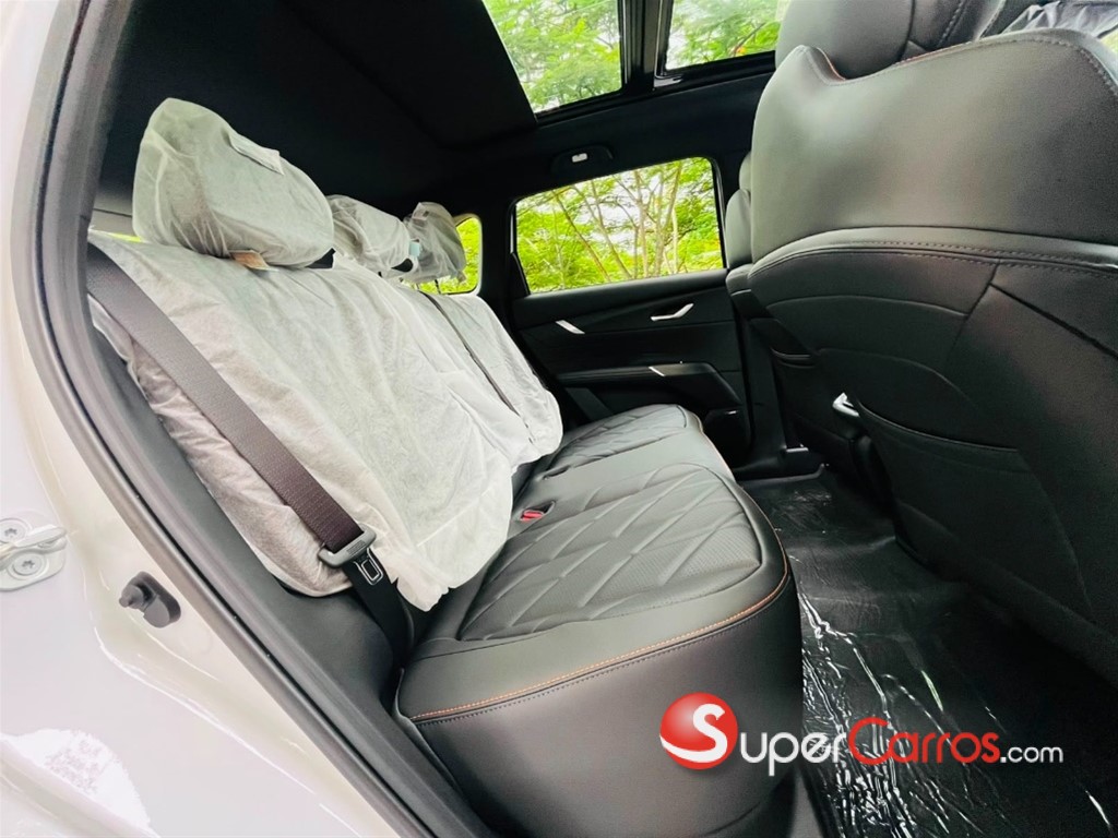 2027 Changan CS 75 — foto 8 / 12