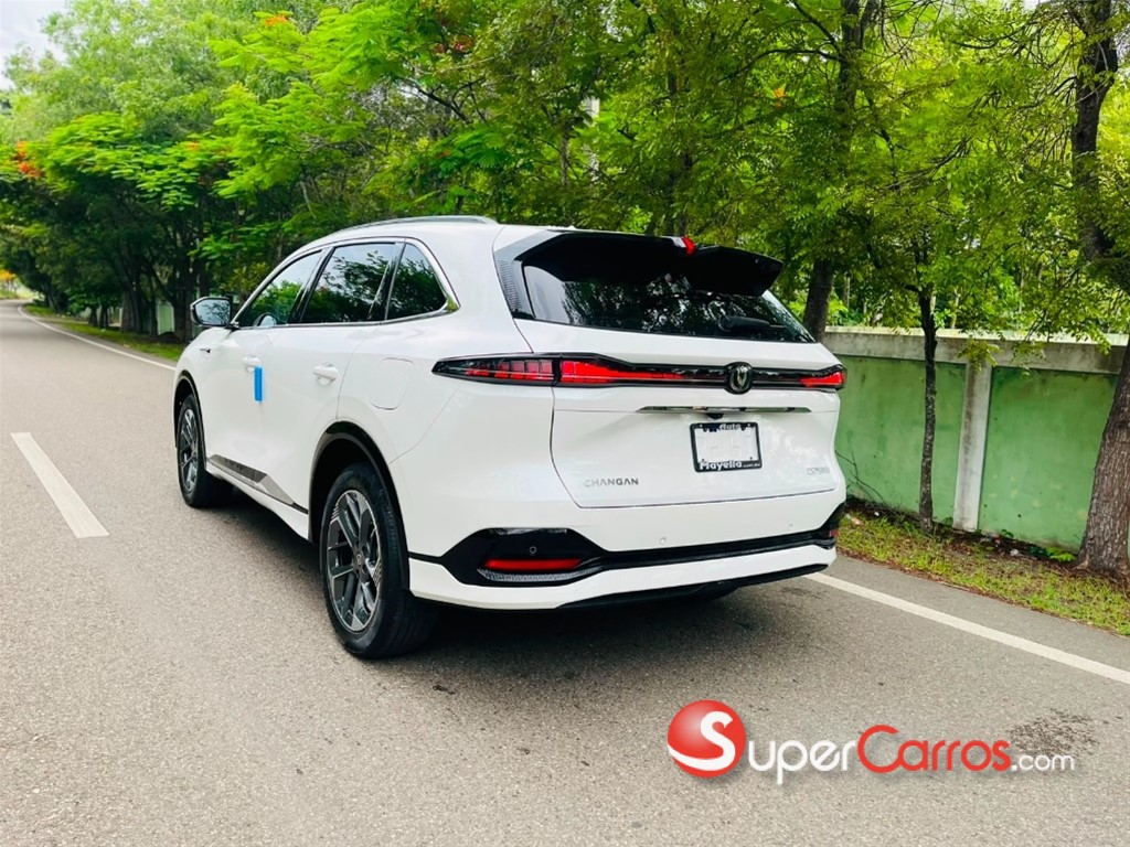 2027 Changan CS 75 — foto 9 / 12