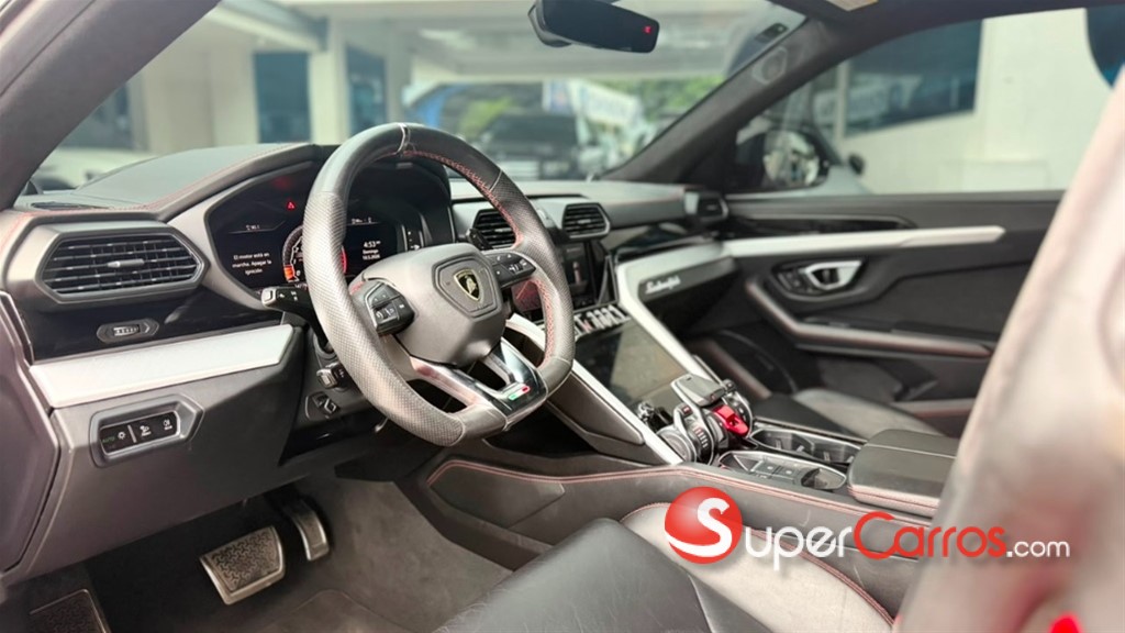 2020 Lamborghini Urus — foto 4 / 11