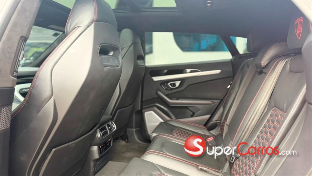 2020 Lamborghini Urus — foto 5 / 11