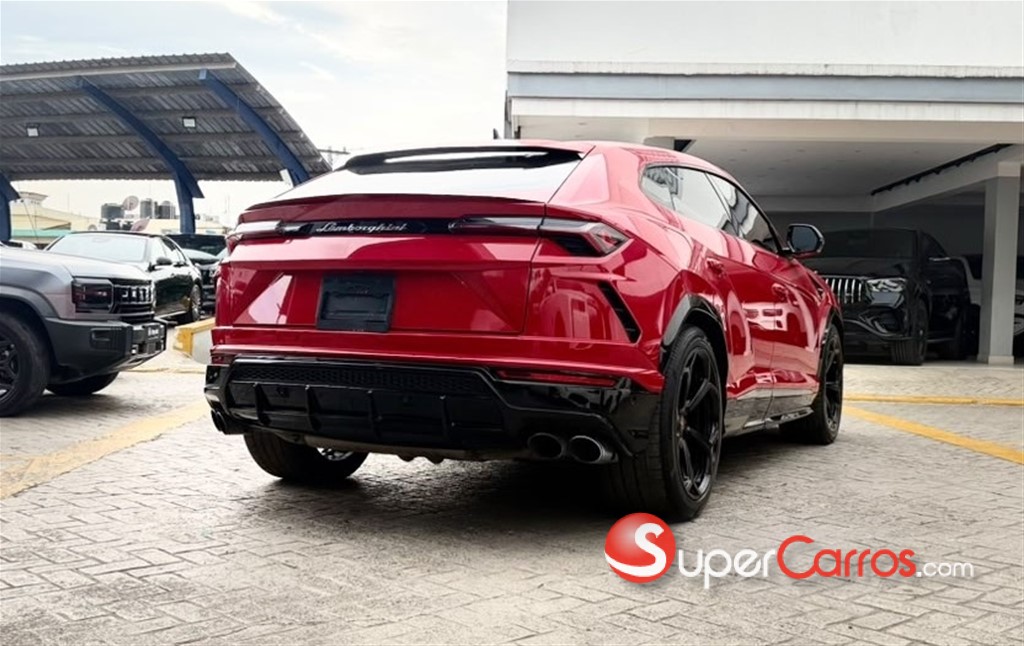 2020 Lamborghini Urus — foto 9 / 11