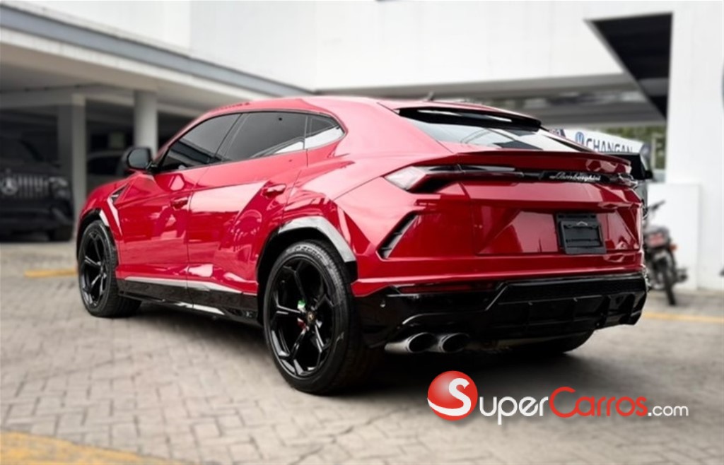 2020 Lamborghini Urus — foto 10 / 11