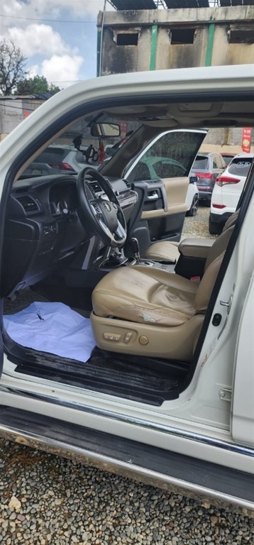 2014 Toyota 4 Runner Limited — foto 5 / 10