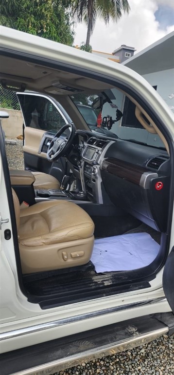 2014 Toyota 4 Runner Limited — foto 6 / 10